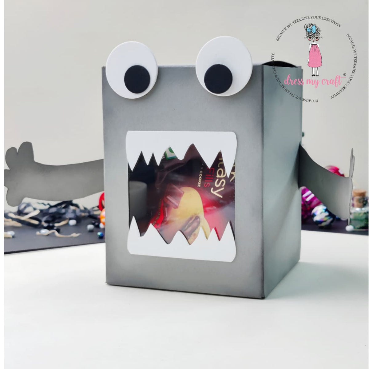 👻 Spooky Monster Gift Box